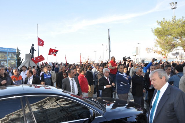 Atatürk demek; aydınlık demek, özgürlük demek, vatanseverlik demek