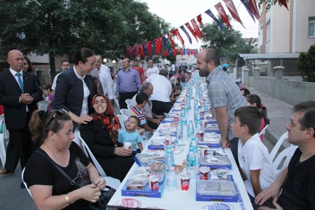 Cumhuriyet Mahallesi’nde iftar coşkusu