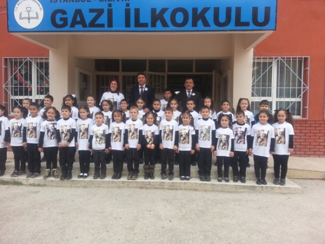 Minnet ve gururla andılar - 2015