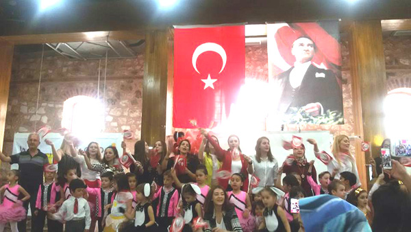 AKD Kids’de coşku dolu bir 23 Nisan