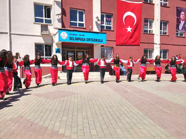 Selimpaşa Ortaokulunda 23 Nisan bayramı