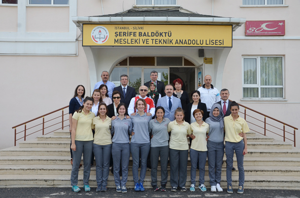 Voleybol başarısına Baldöktü’den ödül