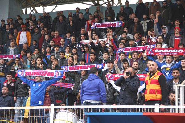 TFF bir maç seyircisiz oynama cezası verdi