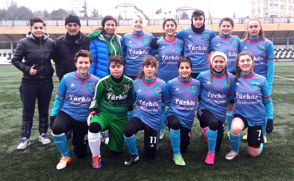 Alibeysporlu kızlar Levent’i sildi: 11-0