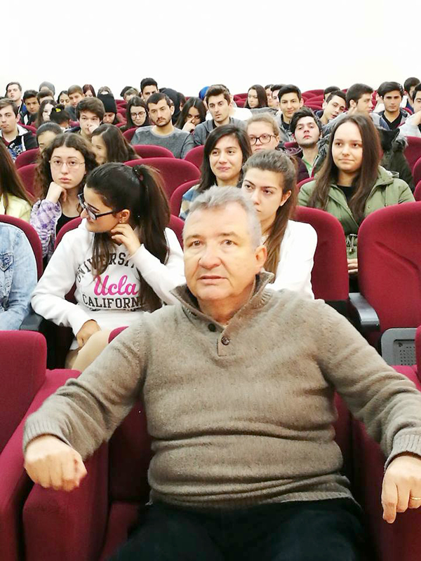 Öğrencilere sınav hazırlığı semineri