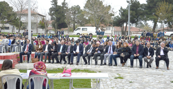 Şenlik havasında Kitap Okuma Etkinliği