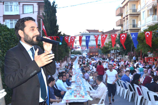 Cumhuriyet ve Fatih’te iftar sofraları kuruldu