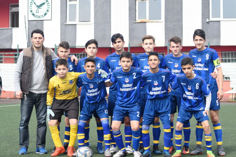 İSTANBUL BALKANSPOR'DA UMUTLAR SON MAÇA KALDI