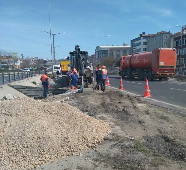 Kavşak çalışması nihayet başladı