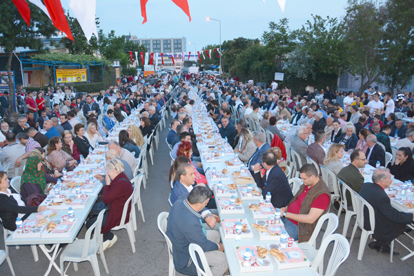 Sanayi Sitesi’nde şenlik havasında iftar