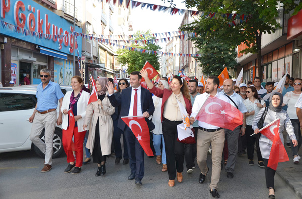 AK Parti’den Sevgi Yürüyüşü