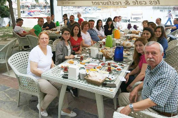 Gazi İlkokulu’ndan yıl sonu kahvaltısı