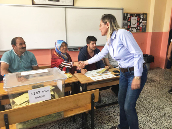 Göçengil, sandık görevlilerine kolaylıklar diledi