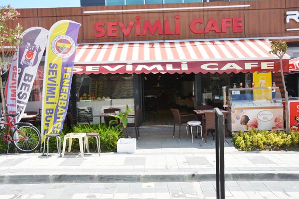 Sevimli Cafe sizleri bekliyor