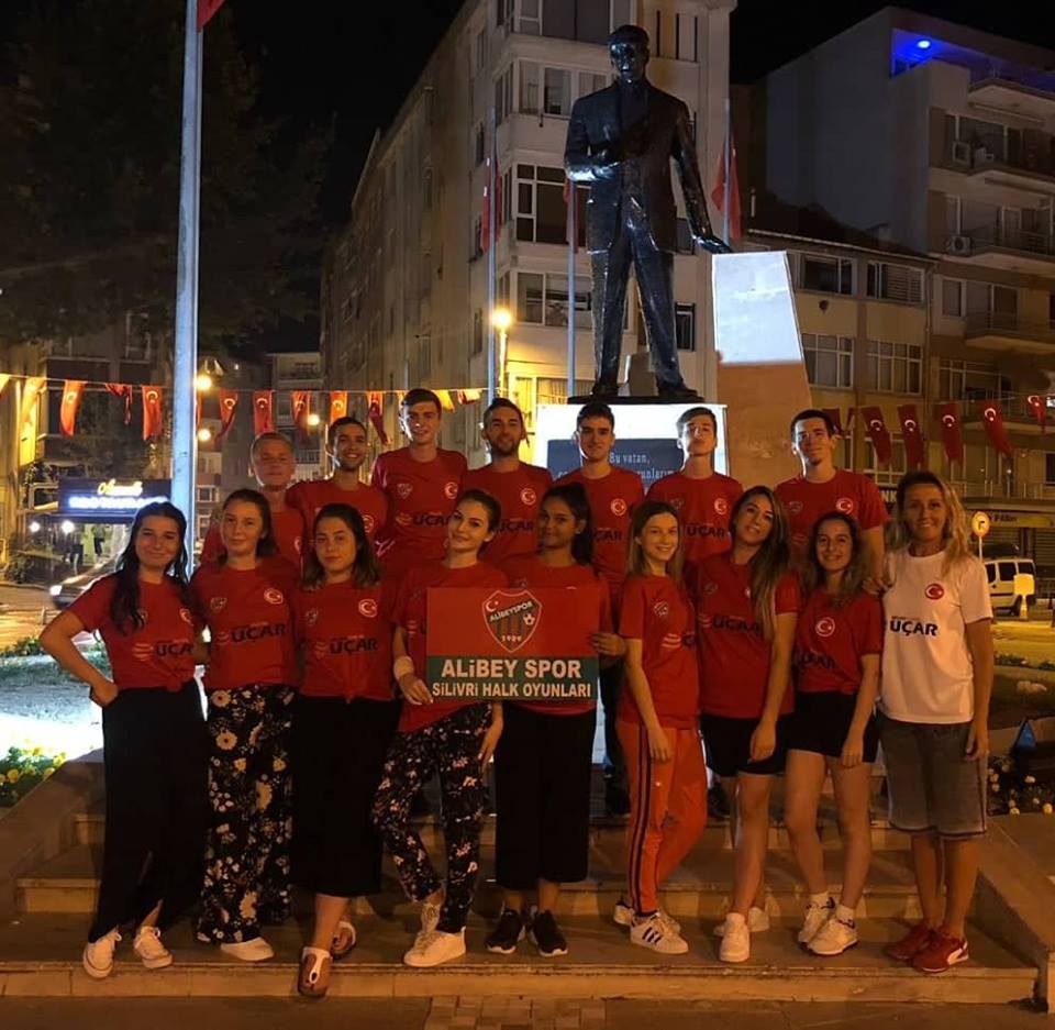 Alibeysporlu folklorculardan İzmir çıkarması