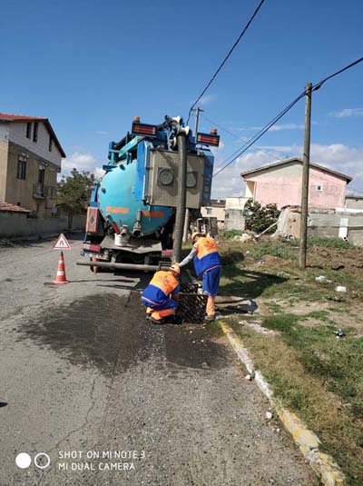 Gazitepe’de  kanal temizliği