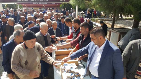 Silivri Belediyesi, 30 bin aşure dağıttı