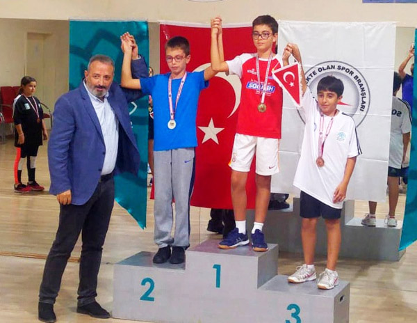 Squash 13. Yaş Türkiye Birincisi Mektebim’de