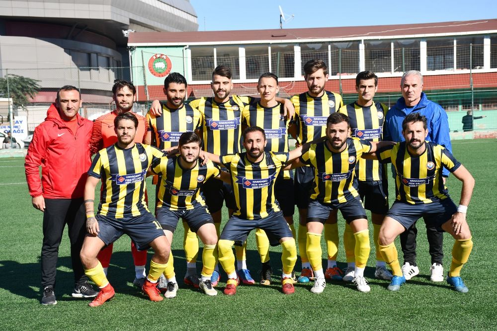 İSTANBUL SİNOPSPOR ALTILIYI BULDU