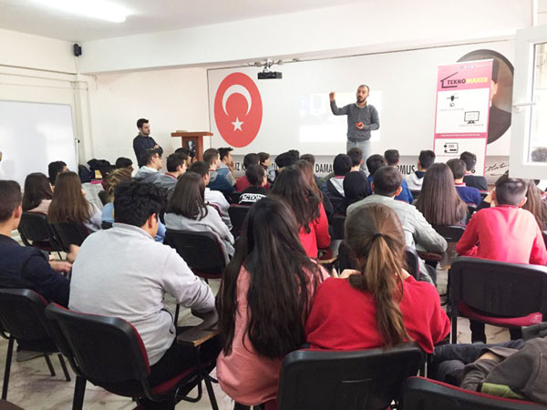 Sarıbekir öğrencilerine TeknoMaker Semineri