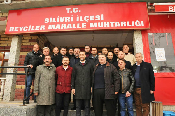 Yılmaz, Beyciler sakinleriyle bir arada