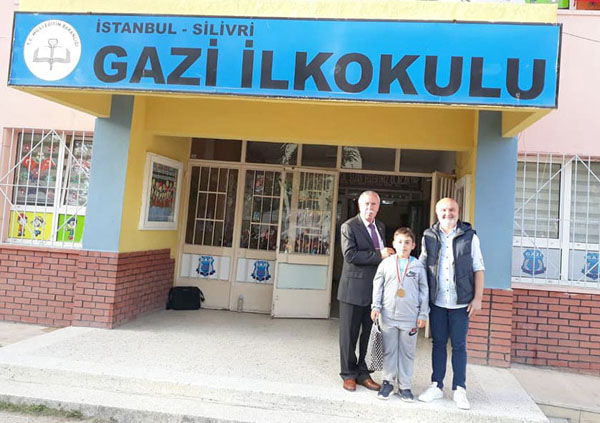 Gazi Okul Aile Birliği taekwondo başarısını ödüllendirdi