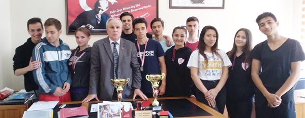 Badminton’da iki derece birden kazandılar