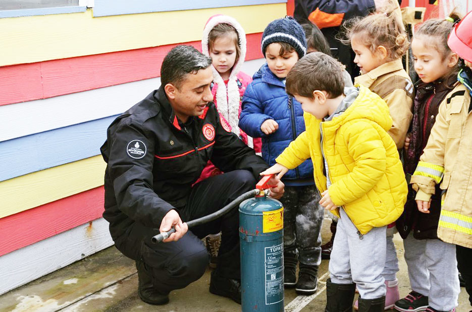 Maşalacı miniklerine yangın eğitimi