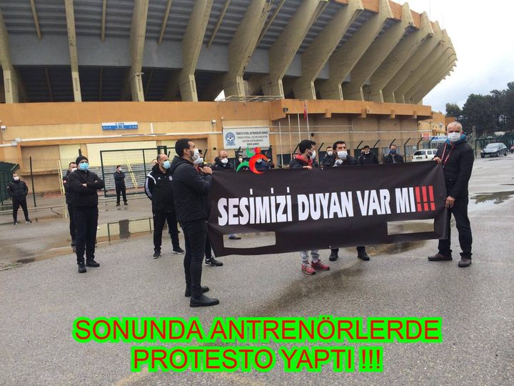 Amatör futbol antrenörlerinden protesto