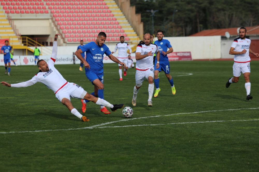 Çengelköyspor ilk devreyi 17 puanla kapattı