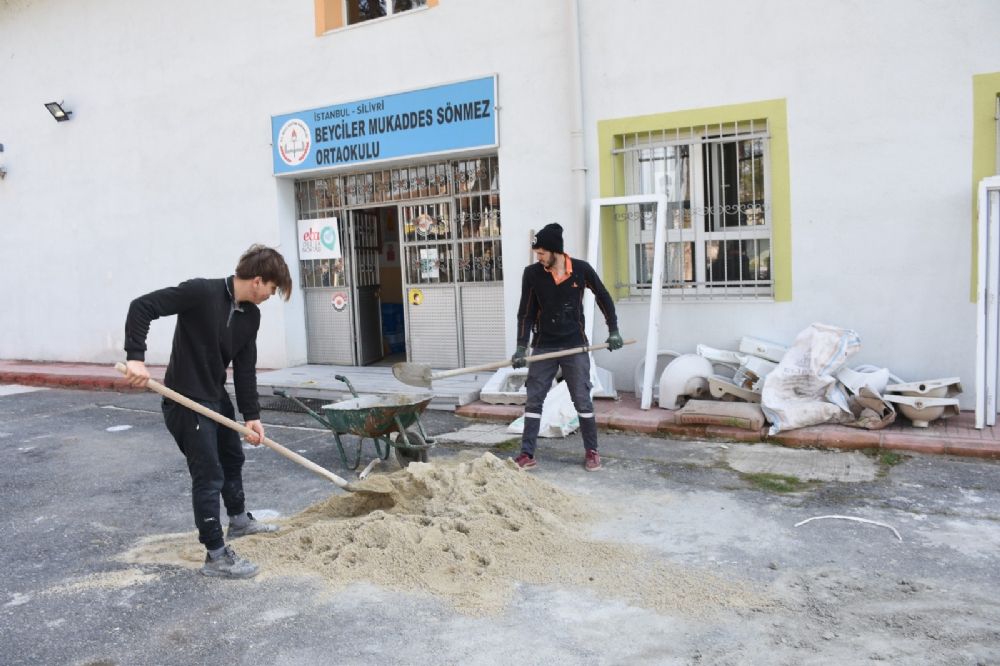 Beyciler Mukaddes Sönmez İlk ve Ortaokulu yenileniyor