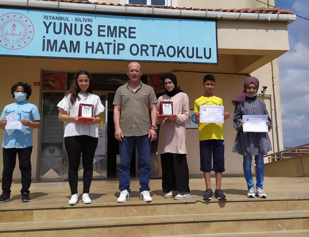 Yunus Emre İmam Hatip Ortaokulu, başarılı öğrencilerini ödüllendirdi