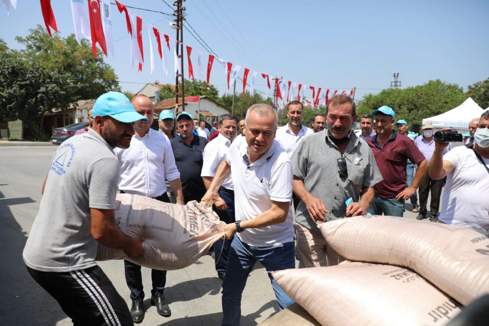 Barlas: Başkanımız sözde değil özde çiftçilerimizin yanında