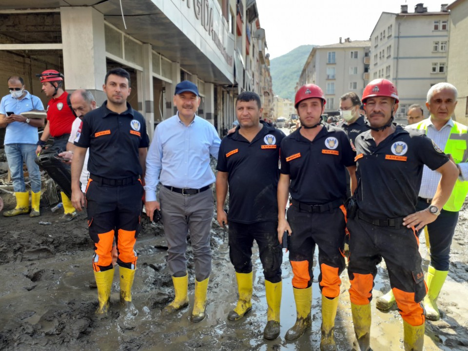 Silivri Belediyesi Afet Bölgesinde mücadelesini sürdürüyor