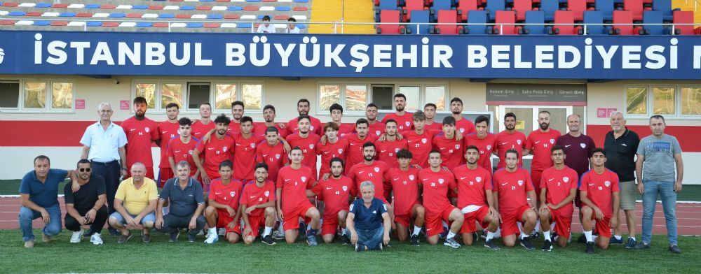 Silivrispor gençleriyle sahaya indi