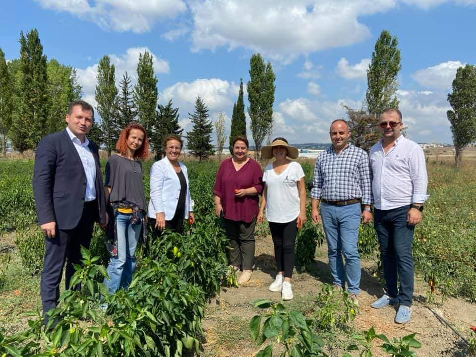 CHP'lilerden kadın çiftçilere ziyaret