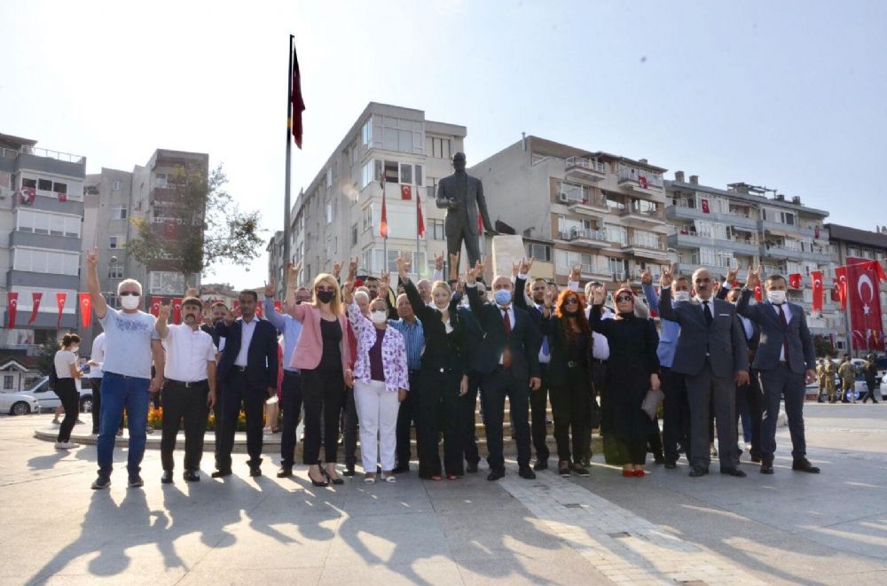 Yalçın: Milli Mücadele'nin bütün cesaret ve hamiyet timsallerini minnetle anıyorum