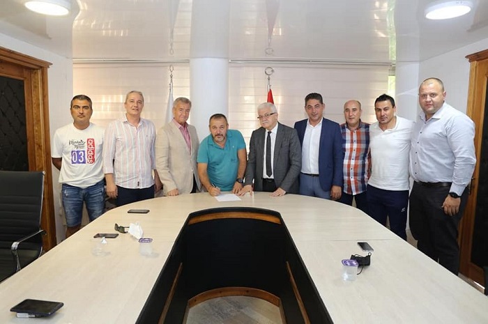 Burhaniye Belediyespor Ahmet Saray'a emanet