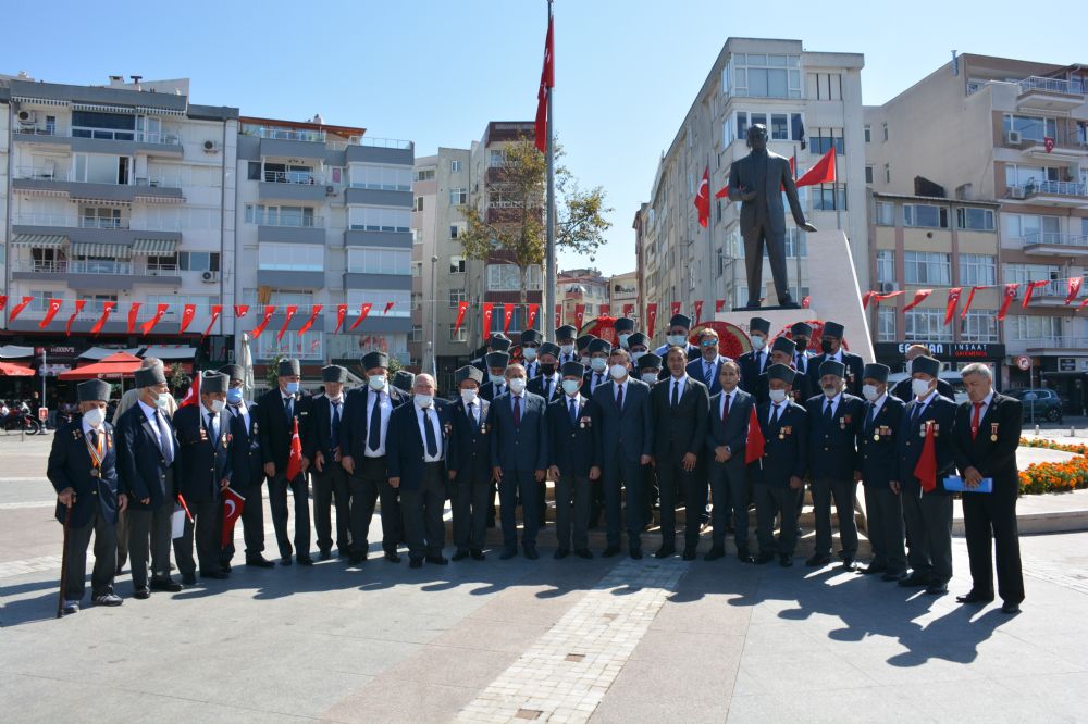 Gaziler Günü resmi törenle kutlandı