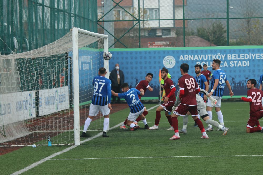 Arnavutköy’ün zirve inadı devam ediyor 2-0