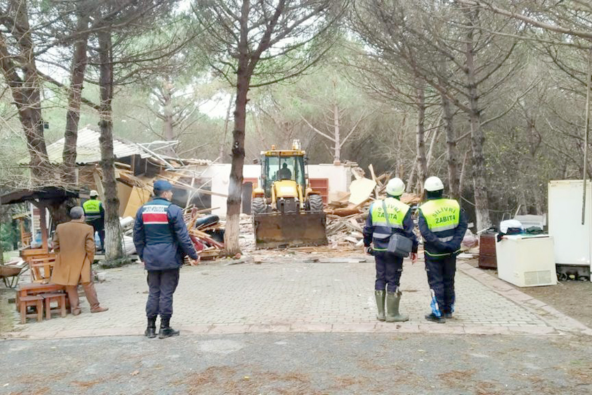 Çayırdere’de kaçak yapıların yıkımı gerçekleştirildi