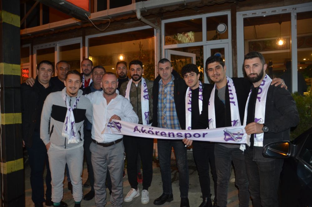 Akörenspor’un gençleri takımına sahip çıkıyor