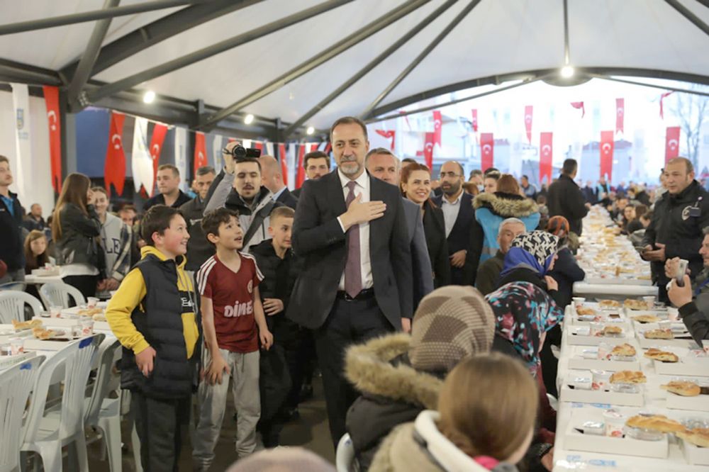 Yılmaz: Komşumuz açken, tok yatmayalım!