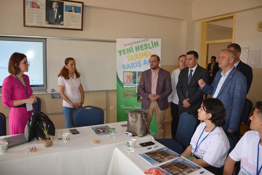 “Öğrenci Gözüyle Tarım Çalıştayı”na katıldılar