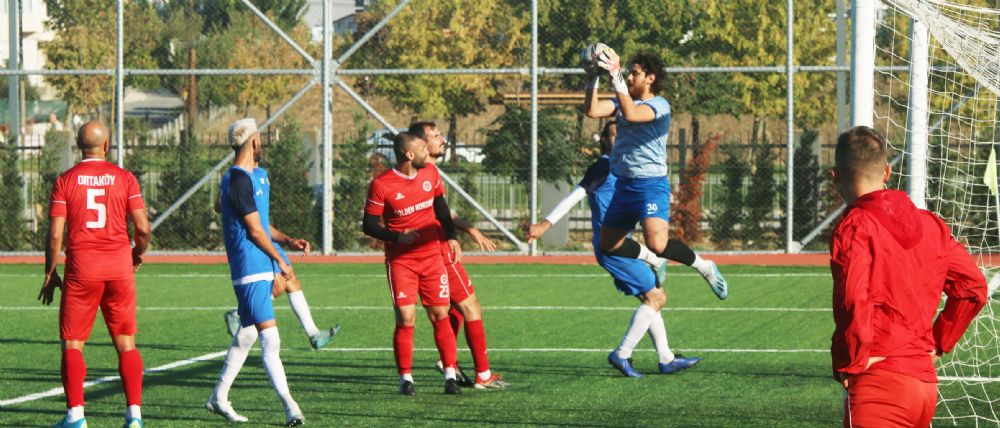 Silivrispor ve Ortaköyspor lige hazır 1-1