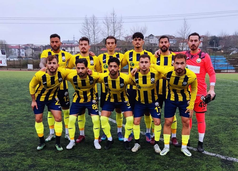 Küçükçekmece Sinop ilk yarıyı lider bitirdi 1-0