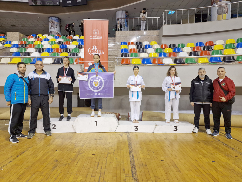 Karate İstanbul İl Şampiyonası’ndan dereceyle döndüler