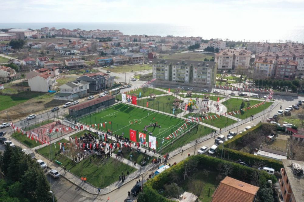 YOĞURTHANE SAKİNLERİ PARK VE SPOR SAHALARINA KAVUŞTU