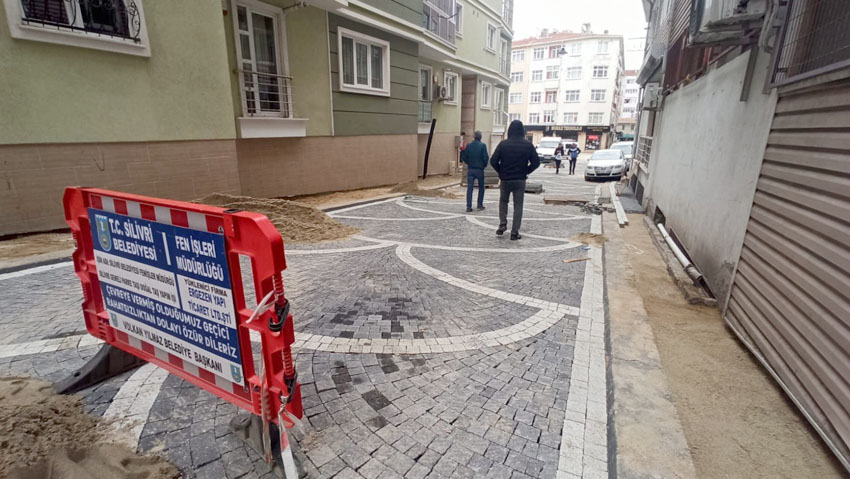 Alibey Cami çevresindeki sokaklar yenileniyor