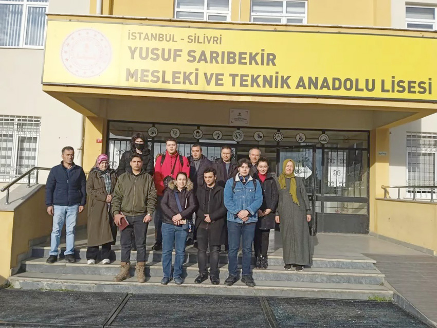 Bilişim Teknolojileri Bölümü öğrencileri Prag’a uğurlandı